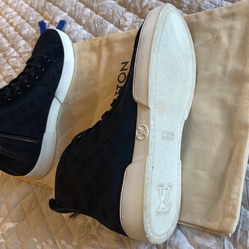 Original Louis Vuitton Suede Sneaker size:34.5, no box but with LV felt dust bag - Picture 3 of 12